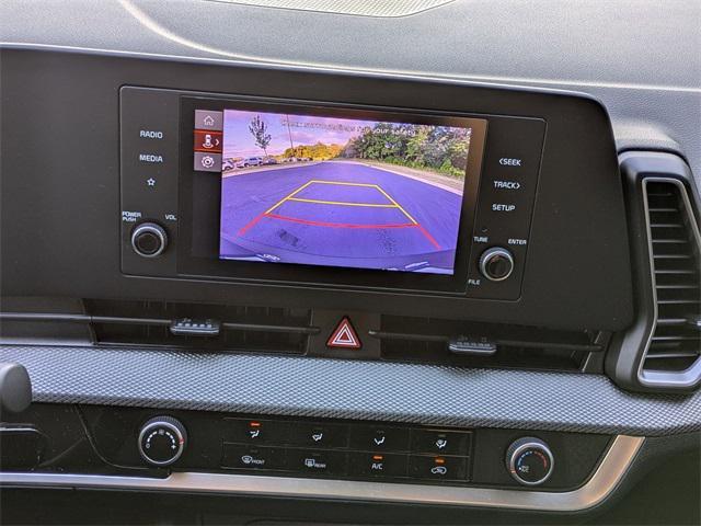 Photo of 2024 Snow White Pearl Kia Sportage