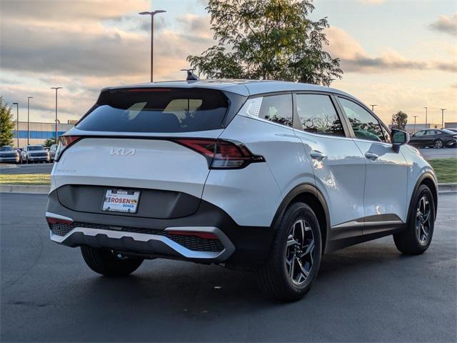 Photo of 2024 Snow White Pearl Kia Sportage