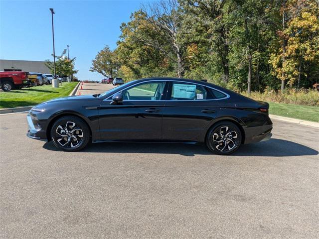 Photo of 2025 Carbon Blue Hyundai SONATA