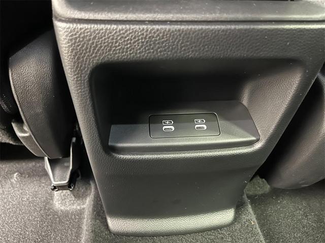 Photo of 2026 Platinum White Pearl Honda CR-V Hybrid