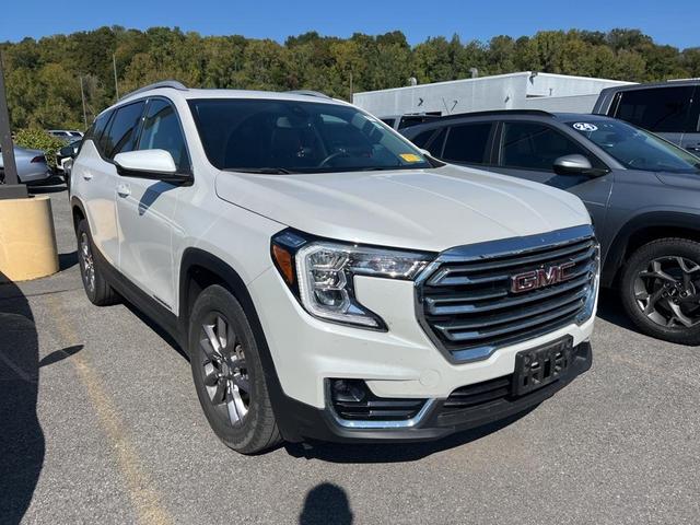Photo of 2022 White Frost Tri-Coat GMC Terrain