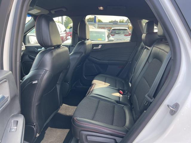 Photo of 2023 Star White Ford Escape