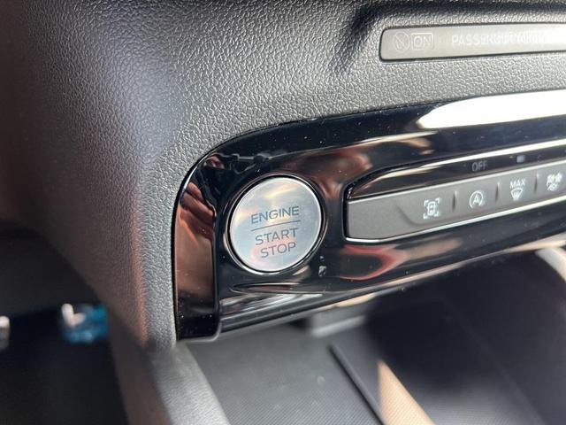 Photo of 2023 Star White Ford Escape