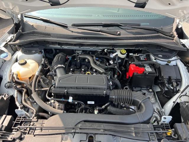 Photo of 2023 Star White Ford Escape