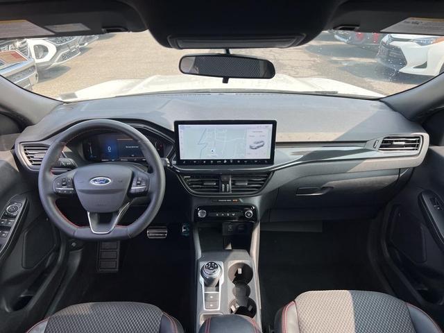 Photo of 2023 Star White Ford Escape