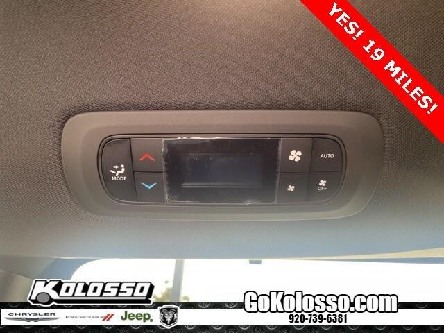 Photo of 2025 Diamond Black Chrysler Pacifica