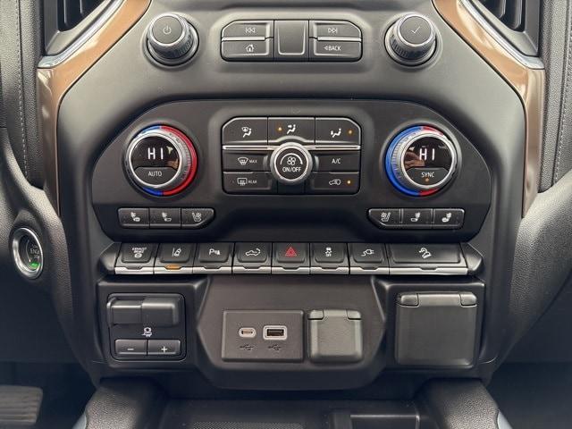 Photo of 2022 Black Chevrolet Silverado 2500