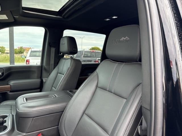Photo of 2022 Black Chevrolet Silverado 2500
