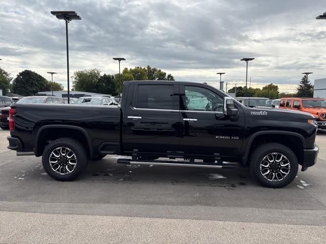 Photo of 2022 Black Chevrolet Silverado 2500