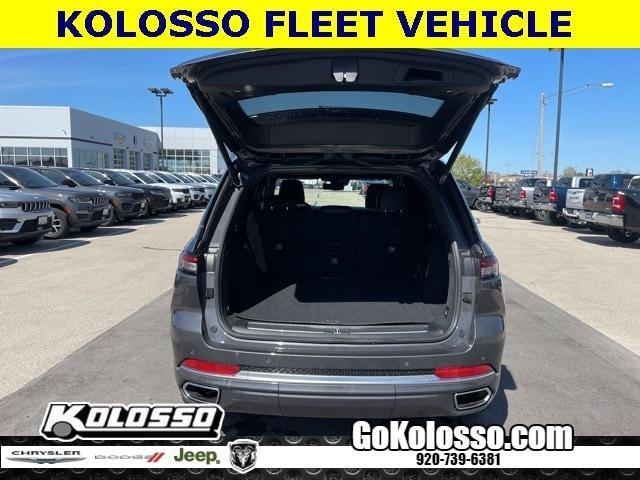 Photo of 2022 Metallic Jeep Grand Cherokee 4xe