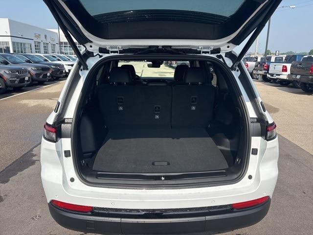 Photo of 2025 Bright White Clearcoat Jeep Grand Cherokee
