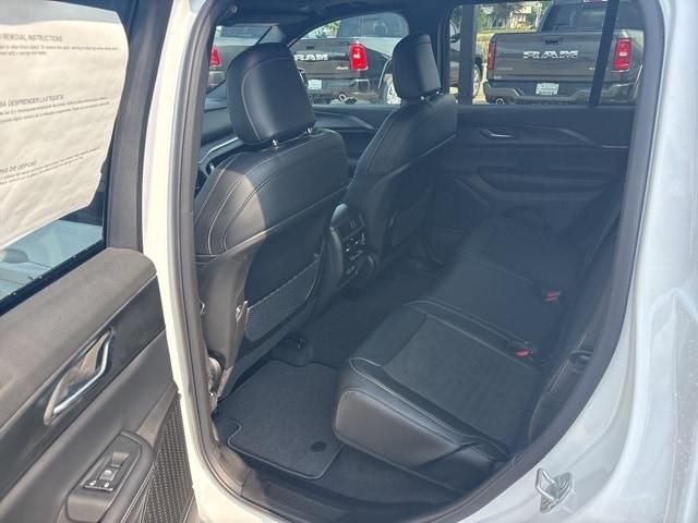 Photo of 2025 Bright White Clearcoat Jeep Grand Cherokee