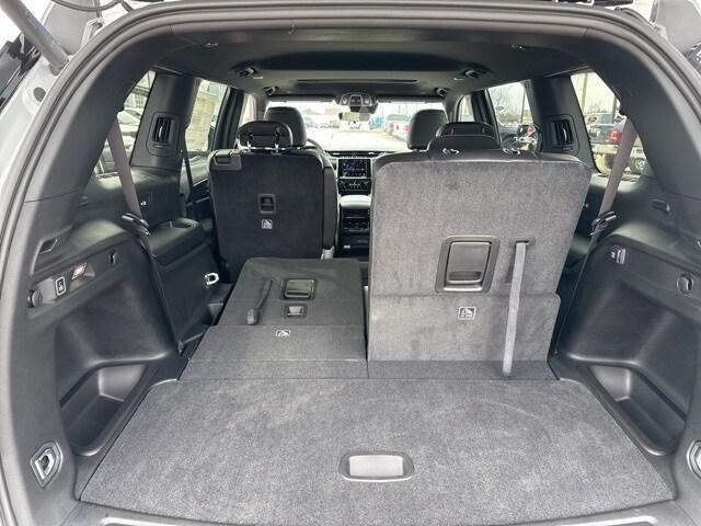 Photo of 2025 Silver Zynith Jeep Grand Cherokee L