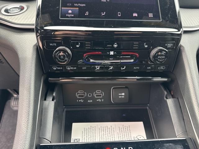 Photo of 2025 Silver Zynith Jeep Grand Cherokee L