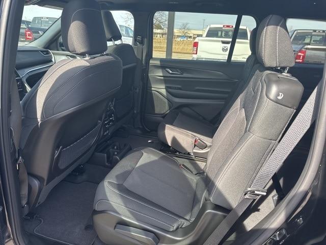 Photo of 2025 Diamond Black Jeep Grand Cherokee L