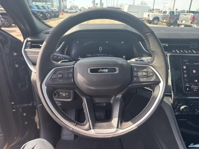 Photo of 2025 Diamond Black Jeep Grand Cherokee L