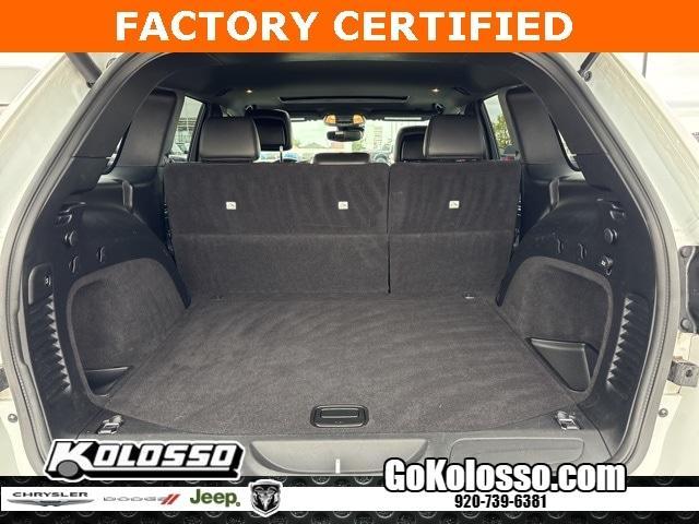 Photo of 2021 Bright White Clearcoat Jeep Grand Cherokee