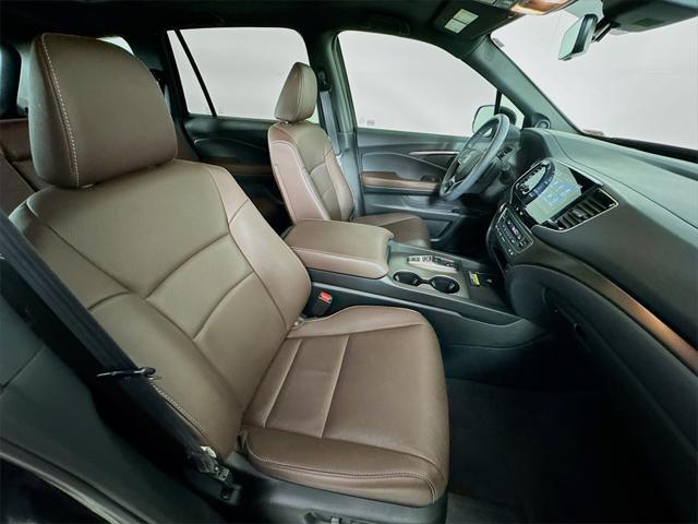 Photo of 2025 Black Honda Passport