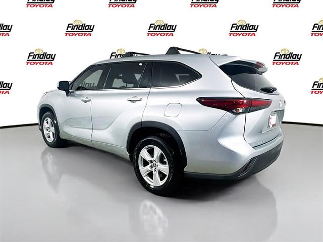 Photo of 2022 Celestial Silver Metallic Toyota Highlander