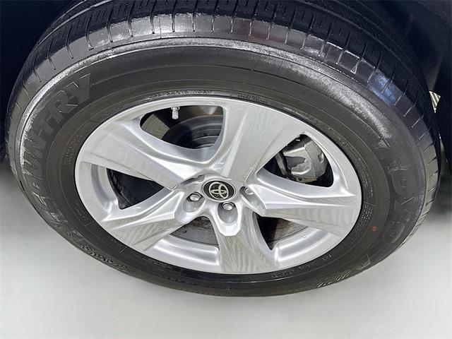 Photo of 2022 Celestial Silver Metallic Toyota Highlander