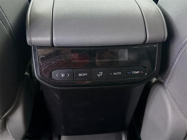 Photo of 2022 Celestial Silver Metallic Toyota Highlander
