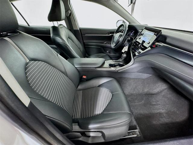 Photo of 2023 Ice Cap Toyota Camry