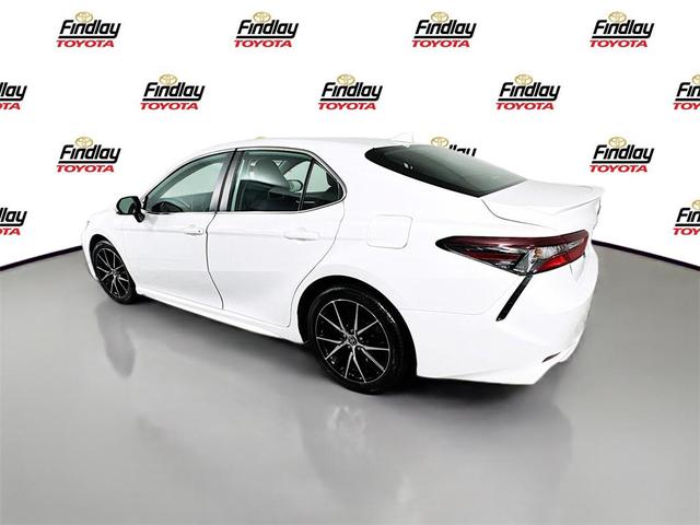 Photo of 2023 Ice Cap Toyota Camry
