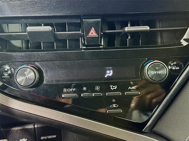 Photo of 2023 Ice Cap Toyota Camry