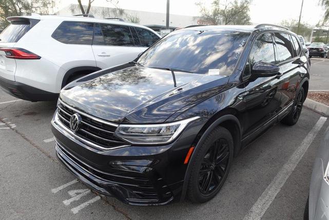 Photo of 2022 Deep Black Pearl Volkswagen Tiguan