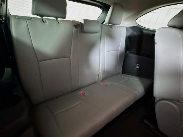 Photo of 2024 Midnight Black Metallic Toyota Highlander