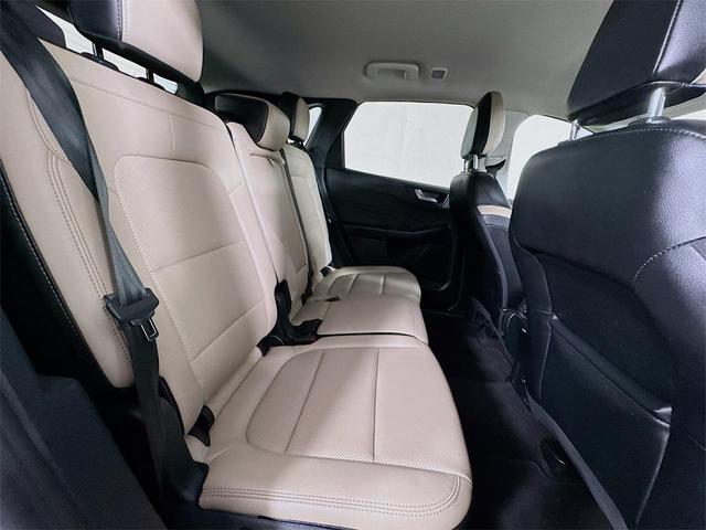 Photo of 2022 OXFORD WHITE Ford Escape