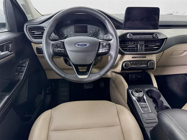 Photo of 2022 OXFORD WHITE Ford Escape