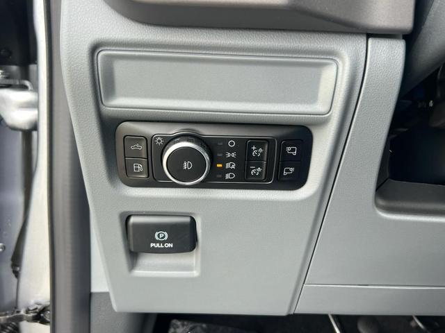Photo of 2025 Iconic Silver Metallic Ford F-150