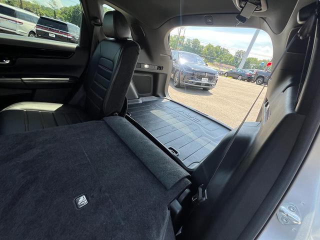 Photo of 2023 Lunar Silver Metallic Honda CR-V Hybrid