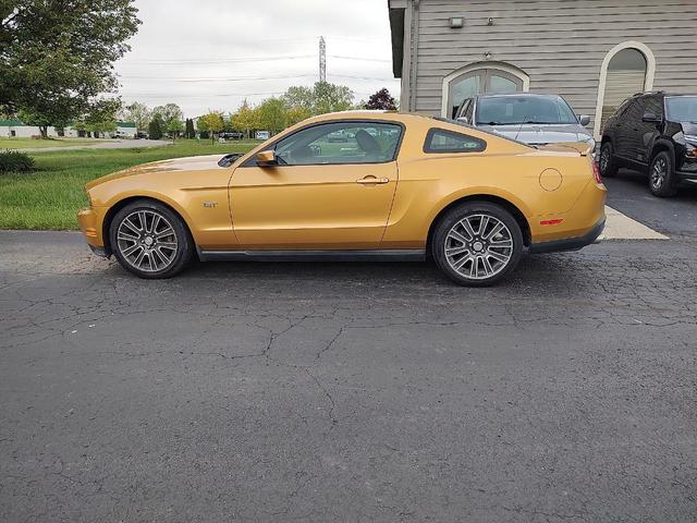 Photo of 2010 Yellow Ford Mustang