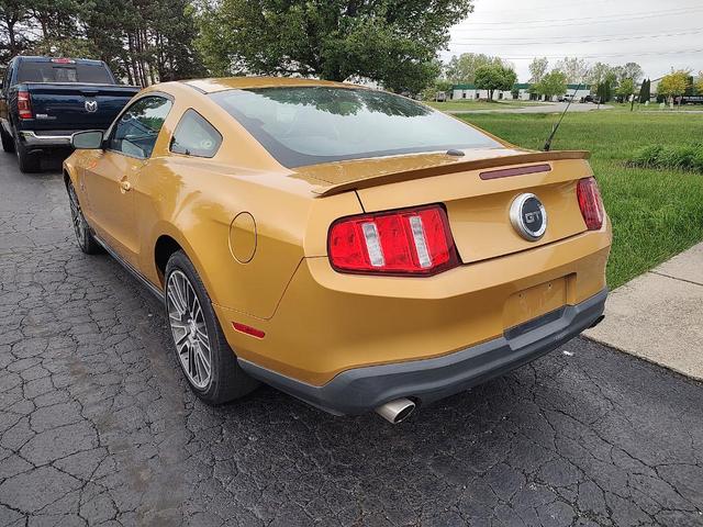 Photo of 2010 Yellow Ford Mustang