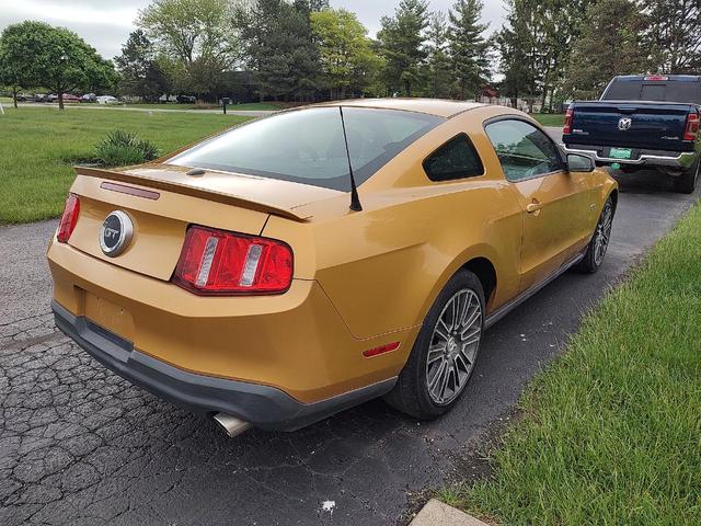 Photo of 2010 Yellow Ford Mustang