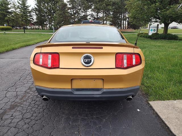 Photo of 2010 Yellow Ford Mustang