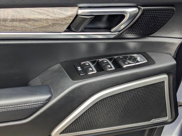 Photo of 2020 Everlasting Silver Kia Telluride