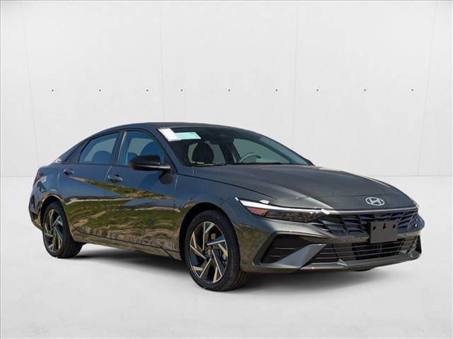 Photo of 2025 Amazon Gray Hyundai ELANTRA