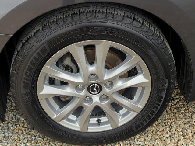 Photo of 2016 Meteor Gray Mica Mazda Mazda3