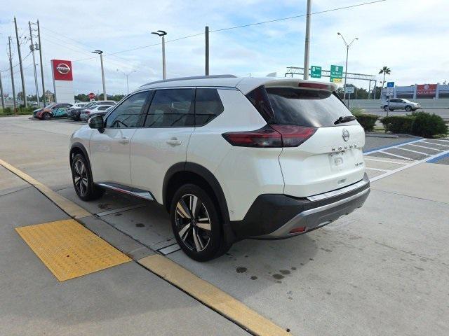 Photo of 2023 Pearl White Tricoat Nissan Rogue