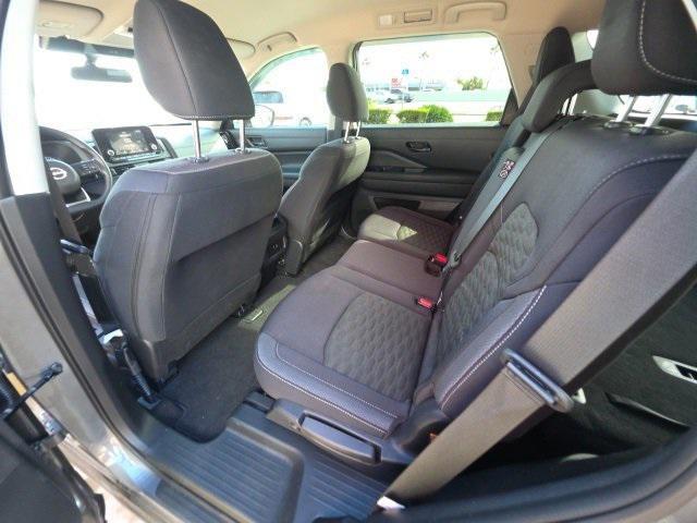 Photo of 2024 Gun Metallic Nissan Pathfinder