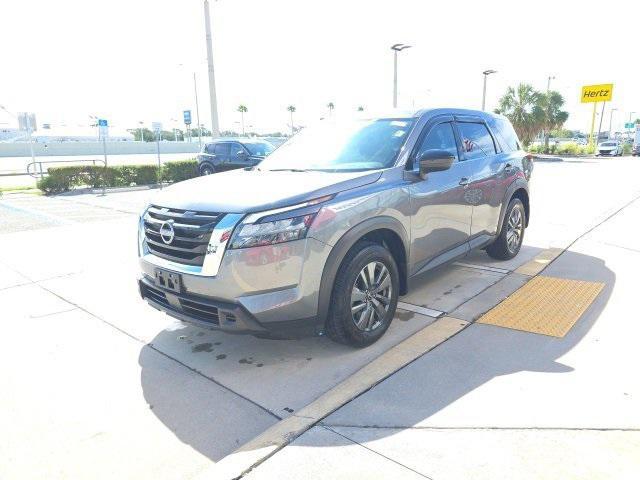 Photo of 2024 Gun Metallic Nissan Pathfinder