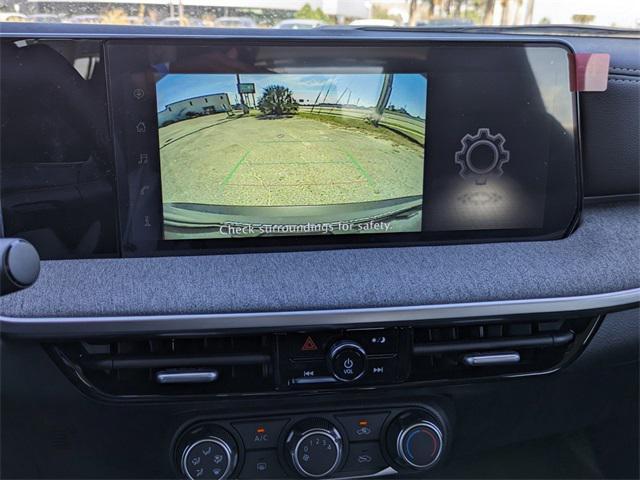 Photo of 2025 Canyon Bronze Metallic Nissan Kicks