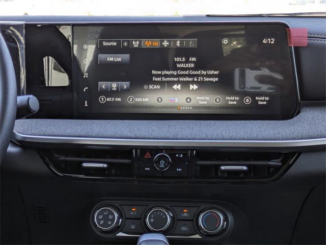 Photo of 2025 Canyon Bronze Metallic Nissan Kicks
