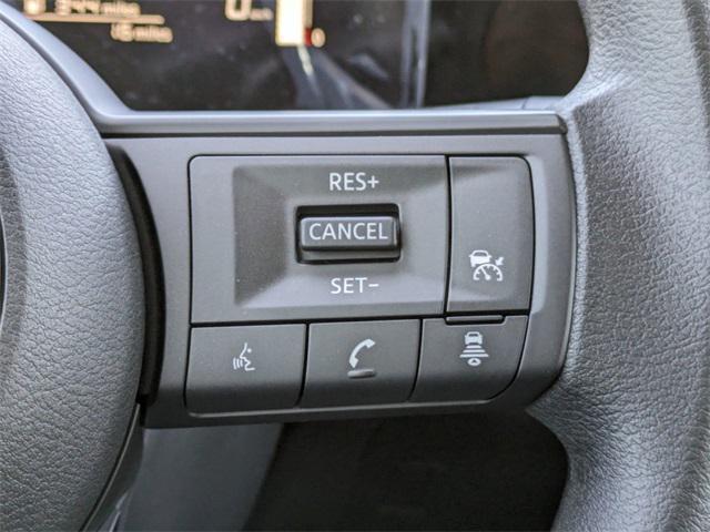 Photo of 2025 Canyon Bronze Metallic Nissan Kicks