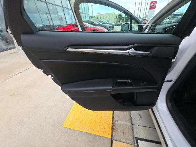 Photo of 2020 White Platinum Metallic Tri-Coat Ford Fusion