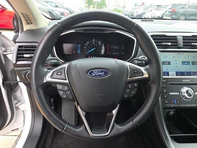 Photo of 2020 White Platinum Metallic Tri-Coat Ford Fusion