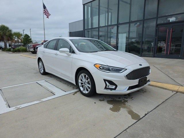 Photo of 2020 White Platinum Metallic Tri-Coat Ford Fusion